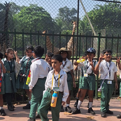 Traversing through the fauna! (Alipore Zoological Garden)