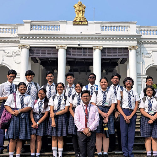 The Path to a World of Imagination (The National Library)